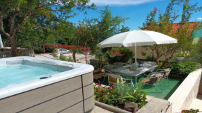 3-Bedroom Holiday Sunset House with Jacuzzi & Spectacular Sea View